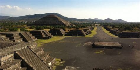 De Rebellie van de Maya's tegen Teotihuacan; een Oorsprong van Cultuurverandering en Machtverschuiving